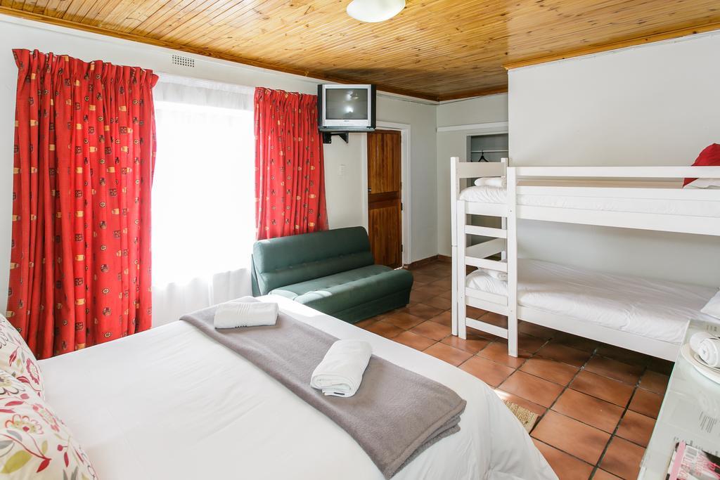 Wagon Wheel Country Lodge Beaufort Wes Buitenkant foto